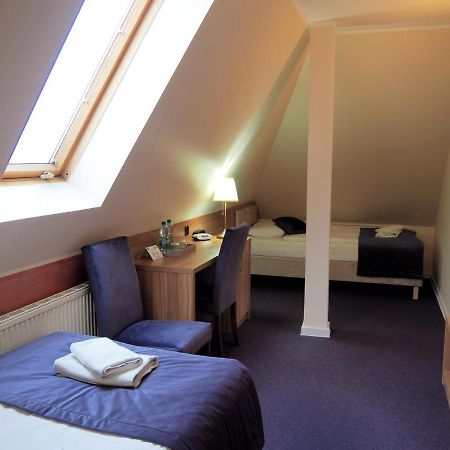 Hotel Awis كوتنو المظهر الخارجي الصورة