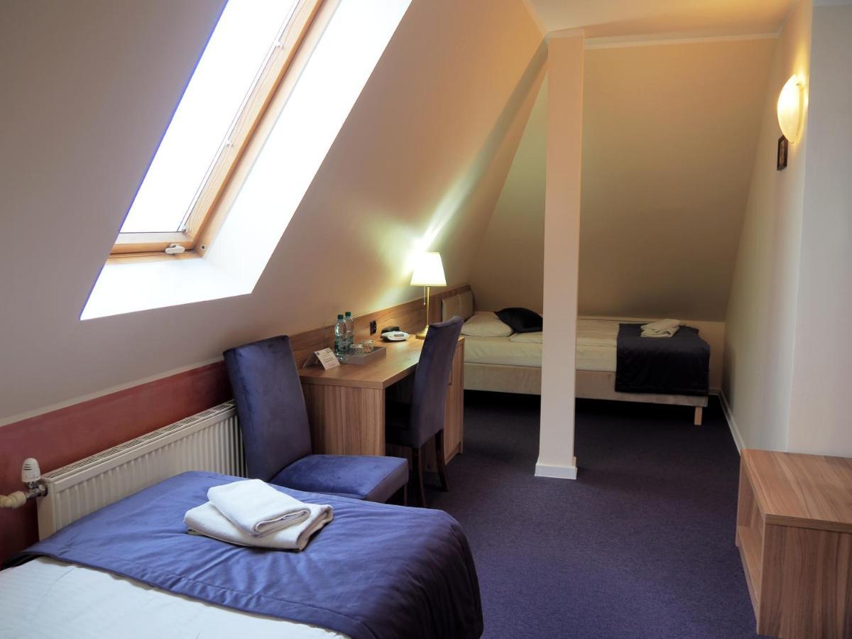 Hotel Awis كوتنو المظهر الخارجي الصورة