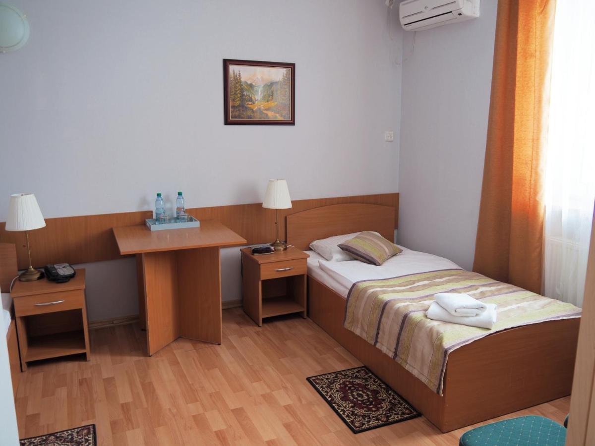 Hotel Awis كوتنو المظهر الخارجي الصورة