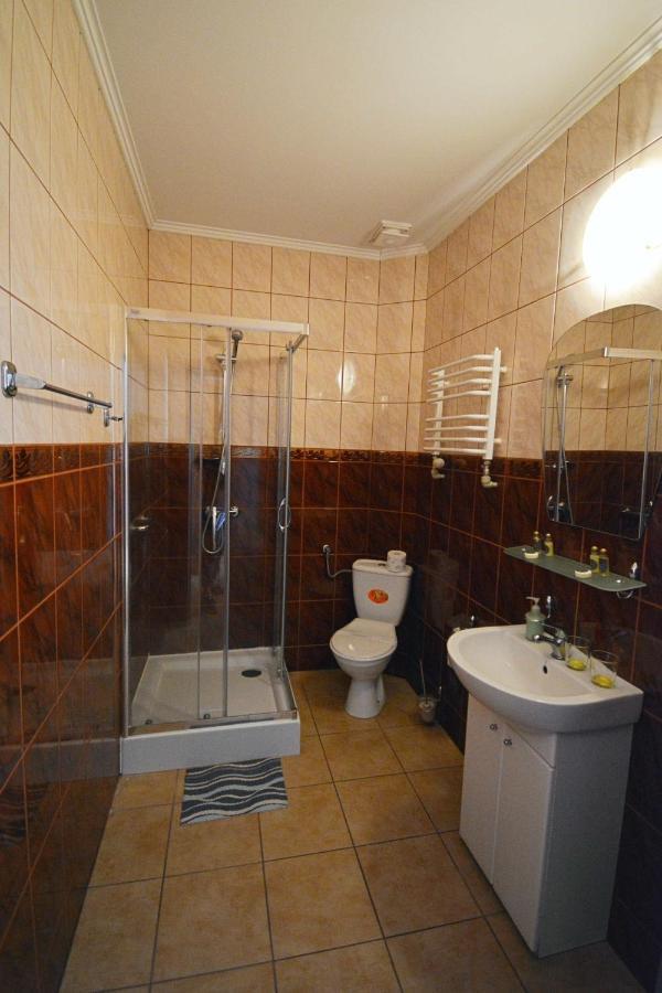 Hotel Awis كوتنو المظهر الخارجي الصورة