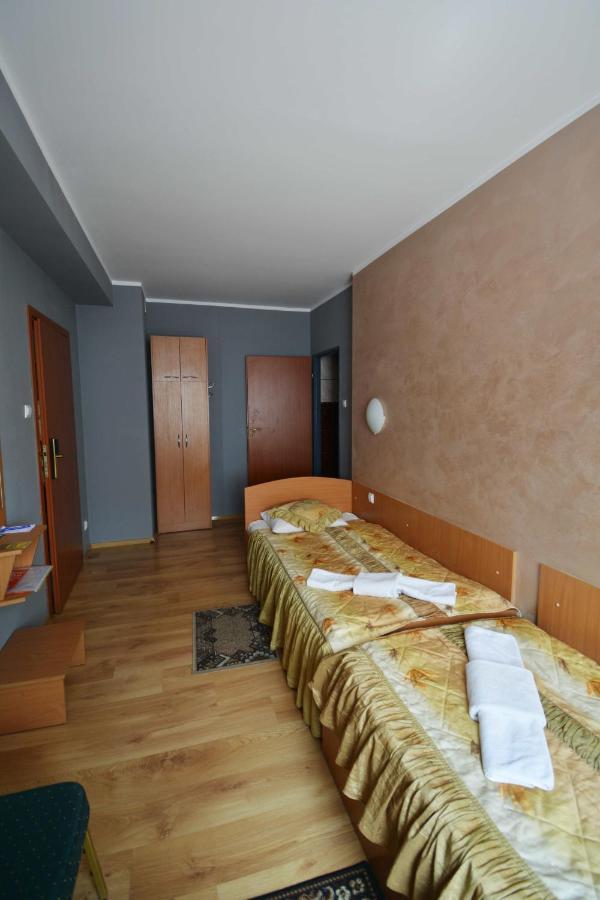 Hotel Awis كوتنو المظهر الخارجي الصورة
