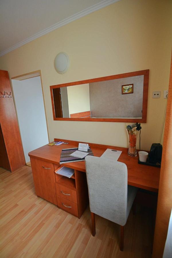 Hotel Awis كوتنو المظهر الخارجي الصورة