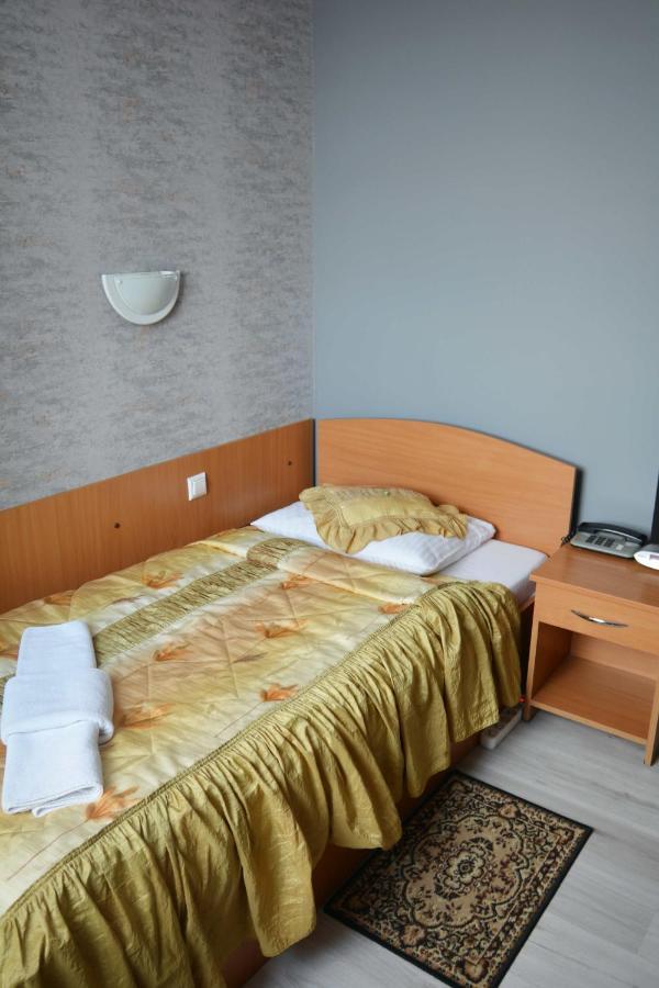 Hotel Awis كوتنو المظهر الخارجي الصورة
