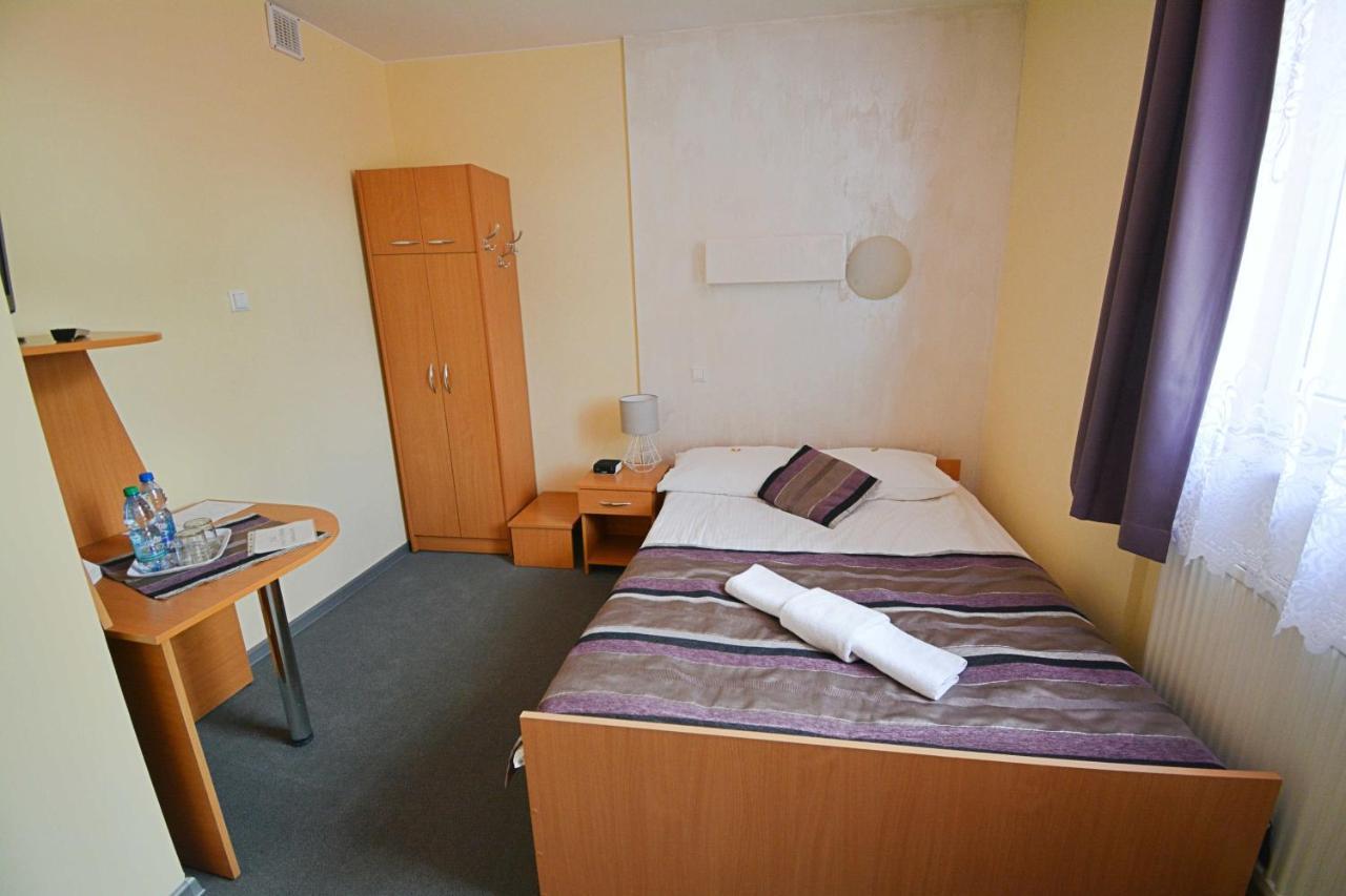 Hotel Awis كوتنو المظهر الخارجي الصورة